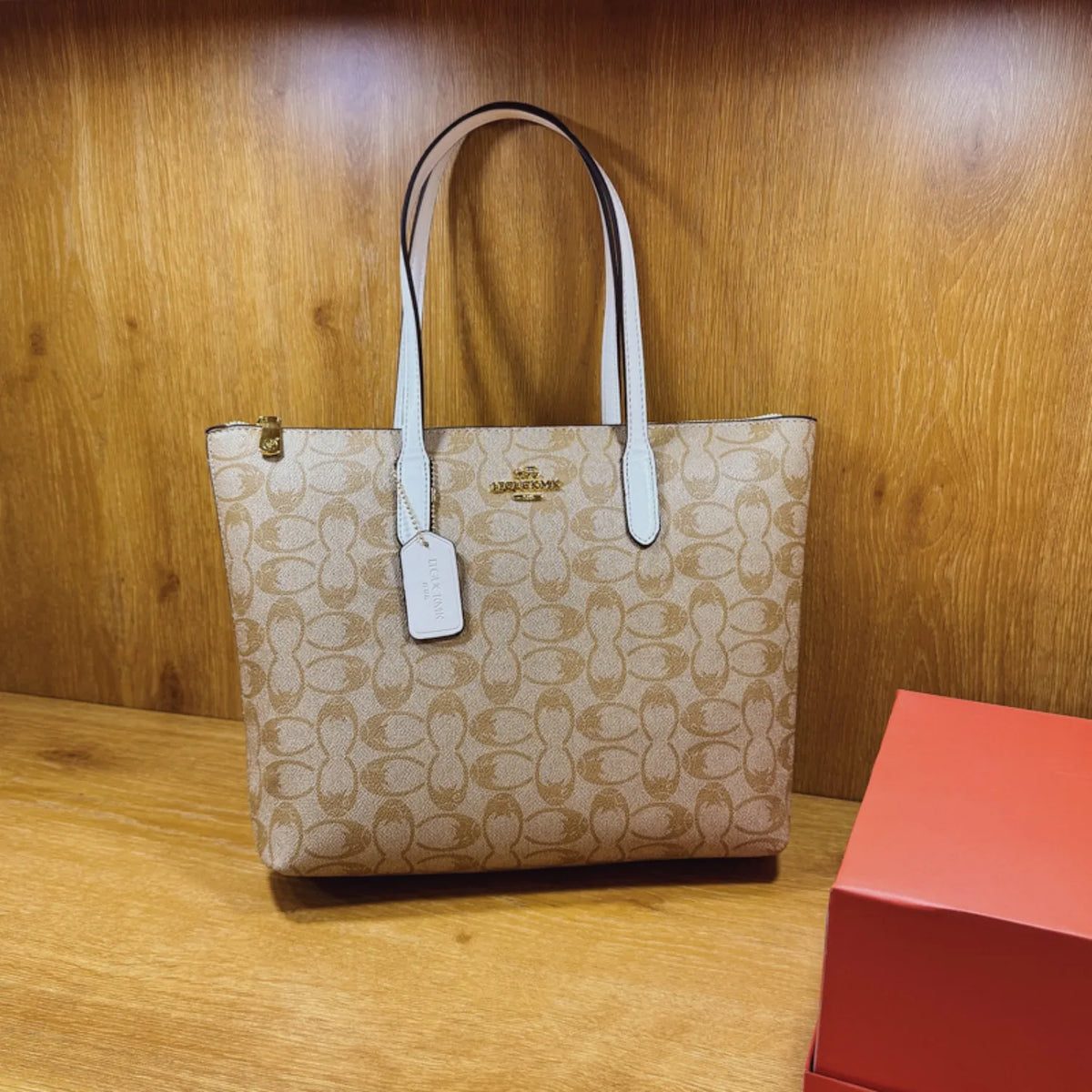 2026 High-End Women's Retro Handbag Large-Capacity European